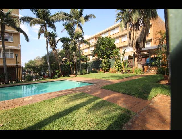 3 BEDROOM APARTMENT FOR SALE IN SINOVILLE